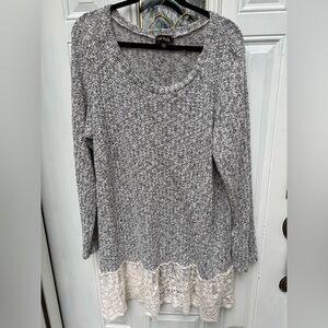 CAL STYLE White & Black Sweater Tunic with Lace Ruffle sz 3XL
